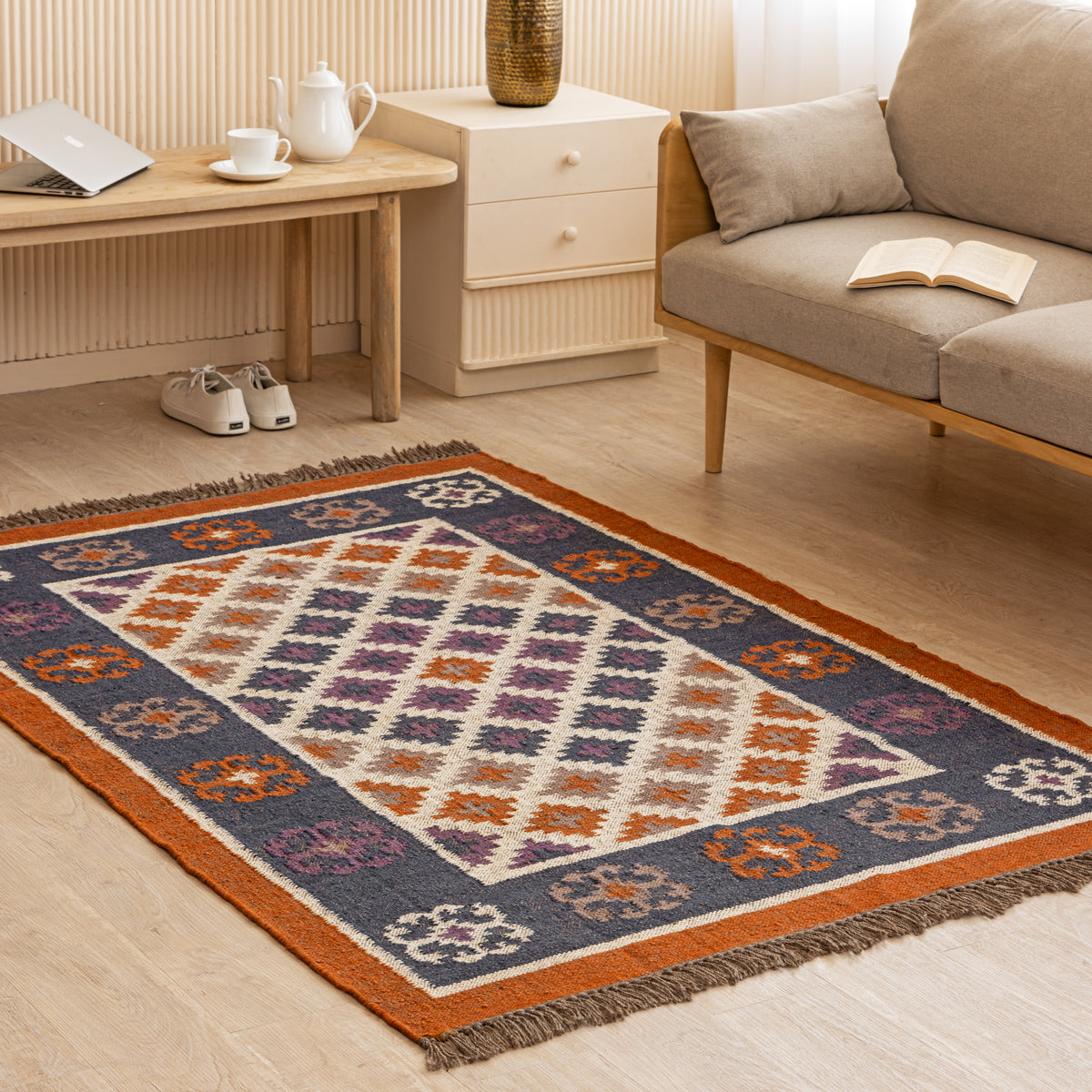 Handwoven Wool-Jute Geometric Medallion Rug - Bohemian Luxe