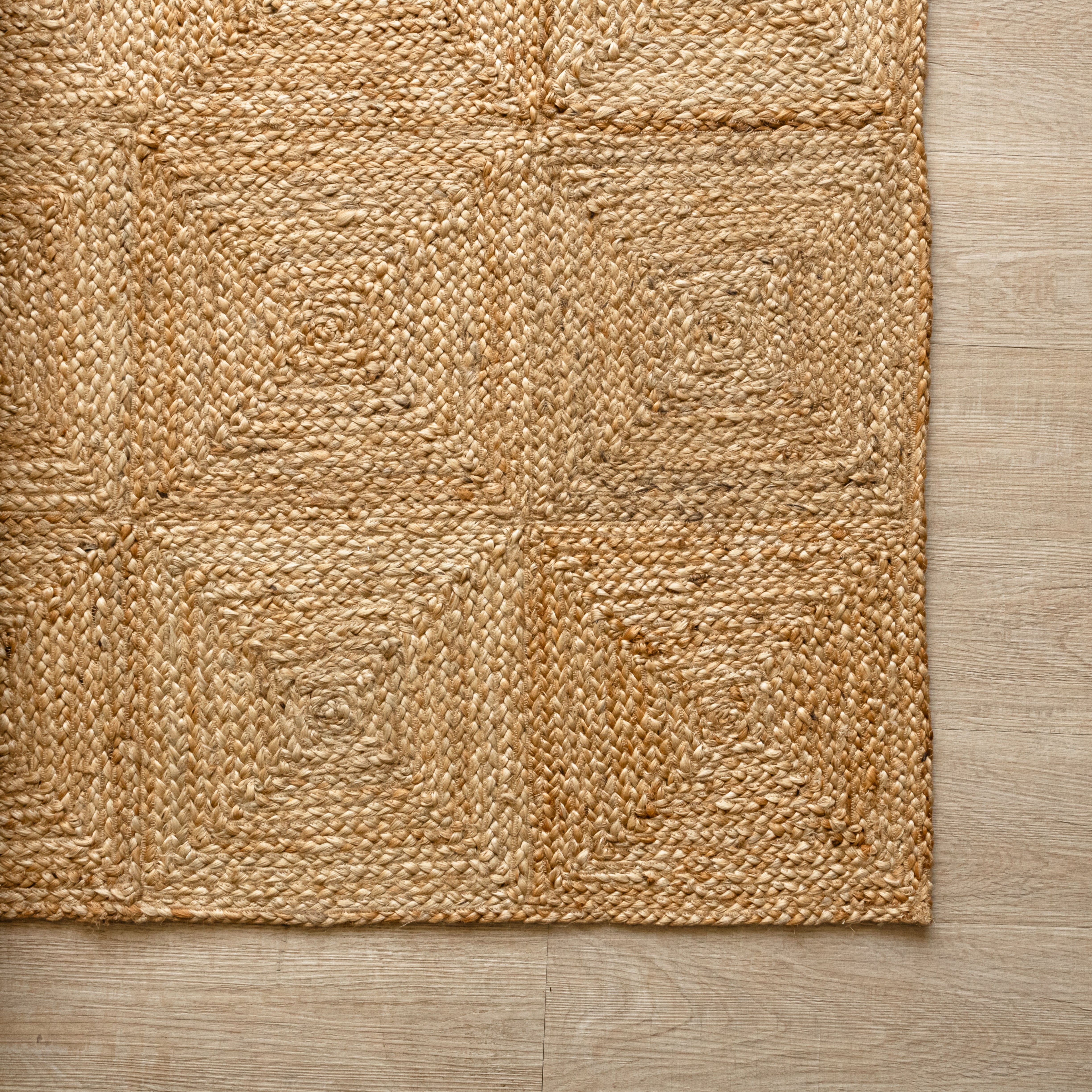 Hand-Braided Natural Hemp Area Rug with Geometric Pattern - Rustic Elegance