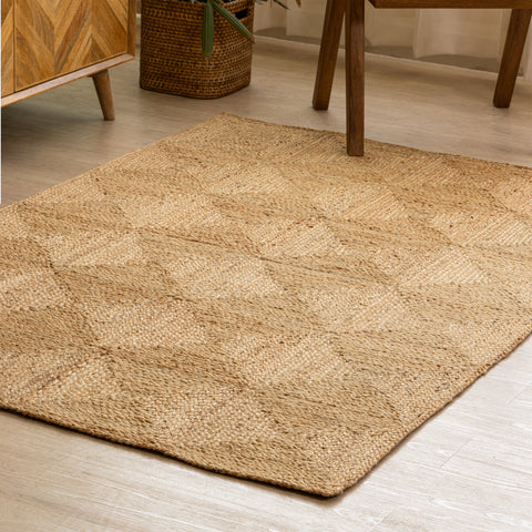 Hand-Braided Natural Hemp Area Rug with Geometric Pattern - Rustic Elegance