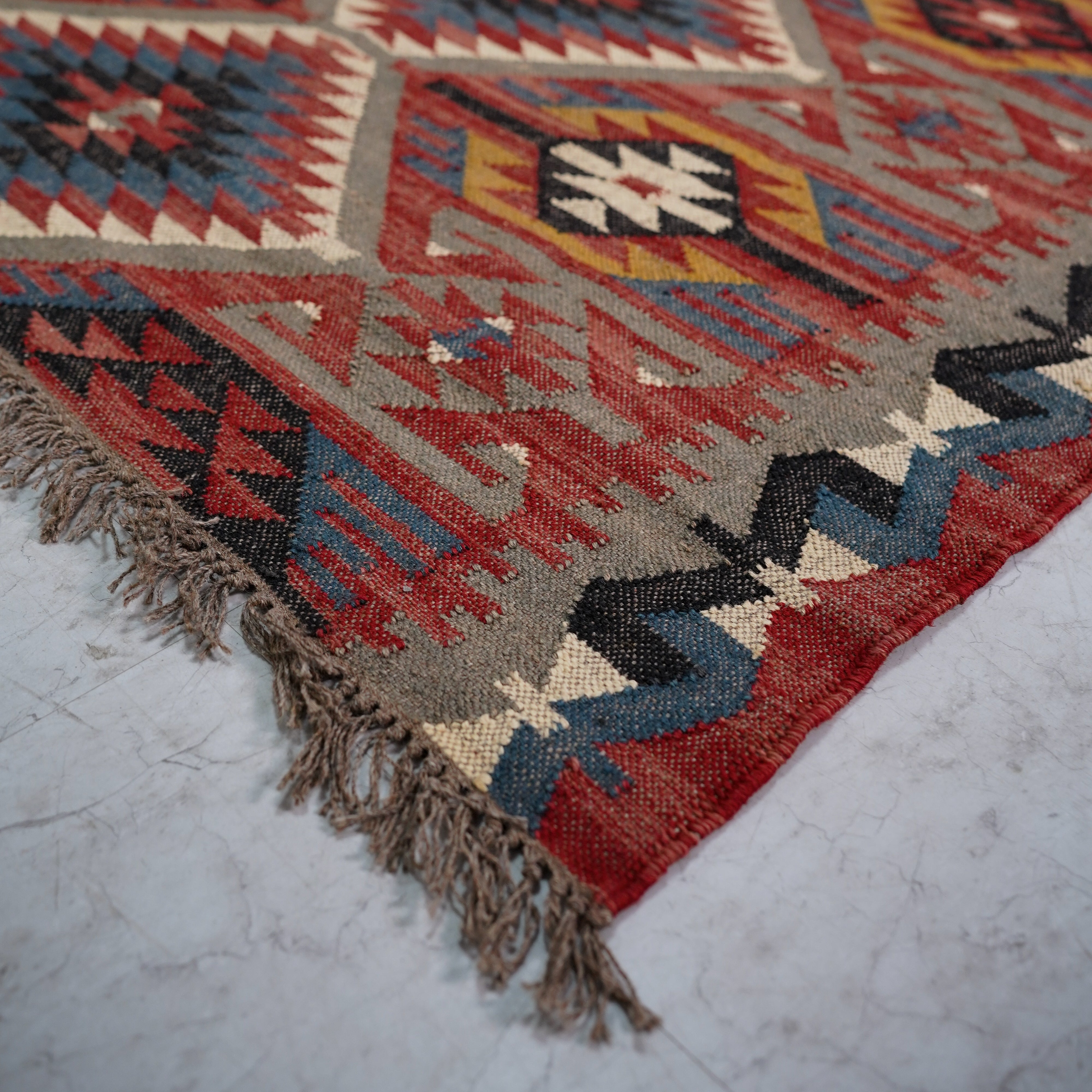 Heritage Handcrafted Wool-Jute Kilim Rug – Timeless Indian Geometric Masterpiece