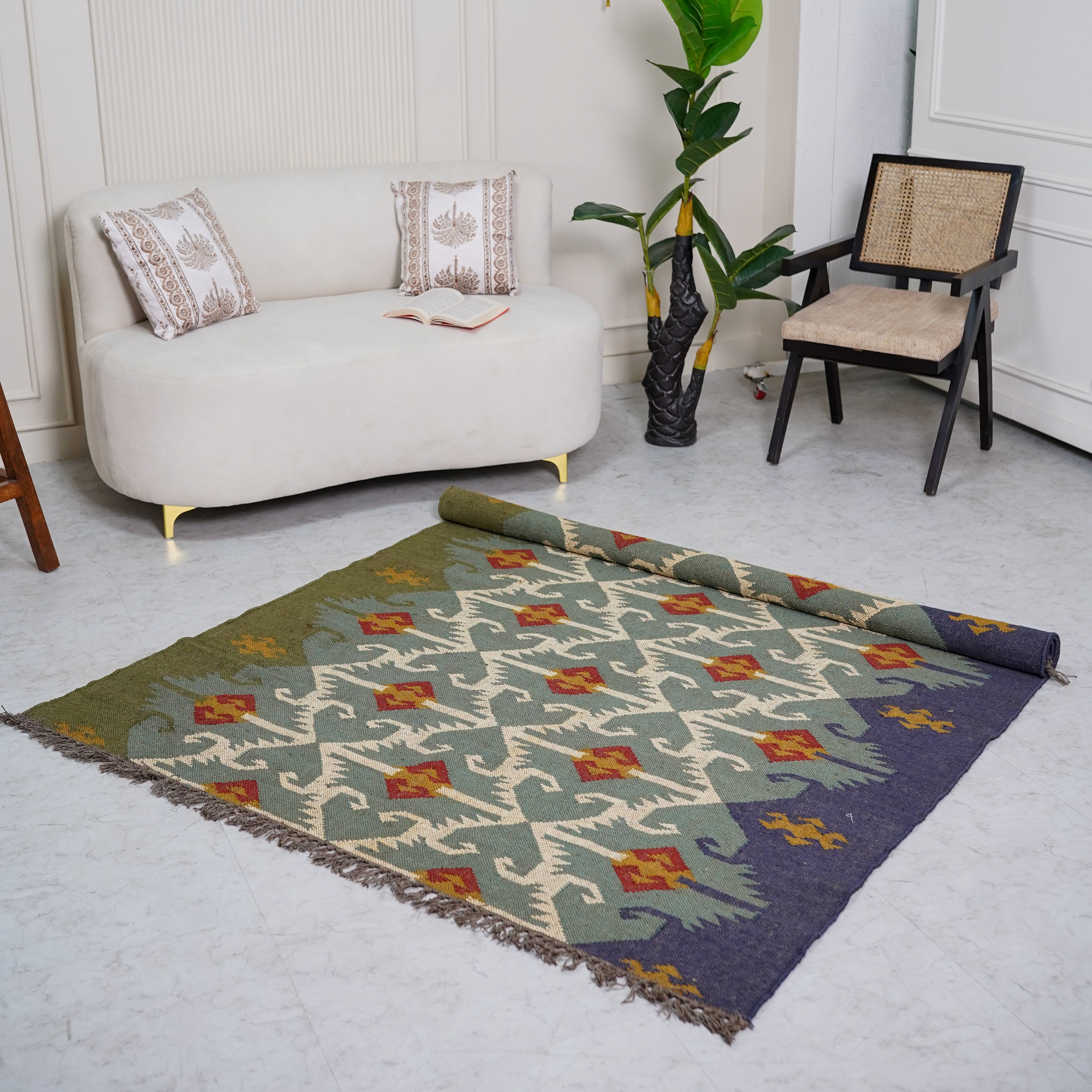 Heritage Green Kilim Wool-Jute Wool Rug – Handcrafted Traditional Indian Design