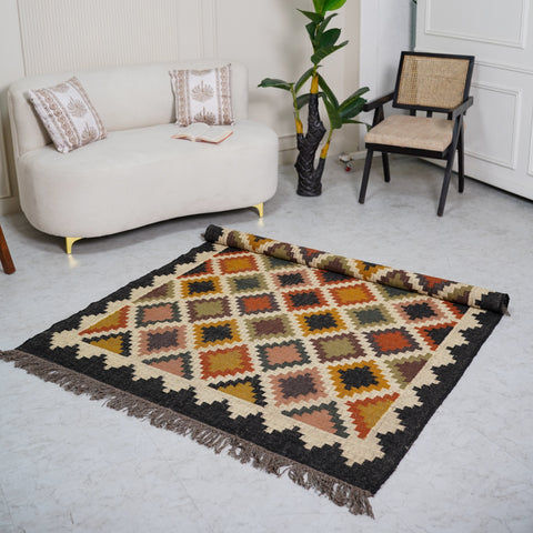 Classic Geometric Kilim-Inspired Wool-Jute Rug – Earthy Tones with Handcrafted Artistry