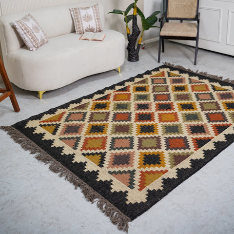 Classic Geometric Kilim-Inspired Wool-Jute Rug – Earthy Tones with Handcrafted Artistry