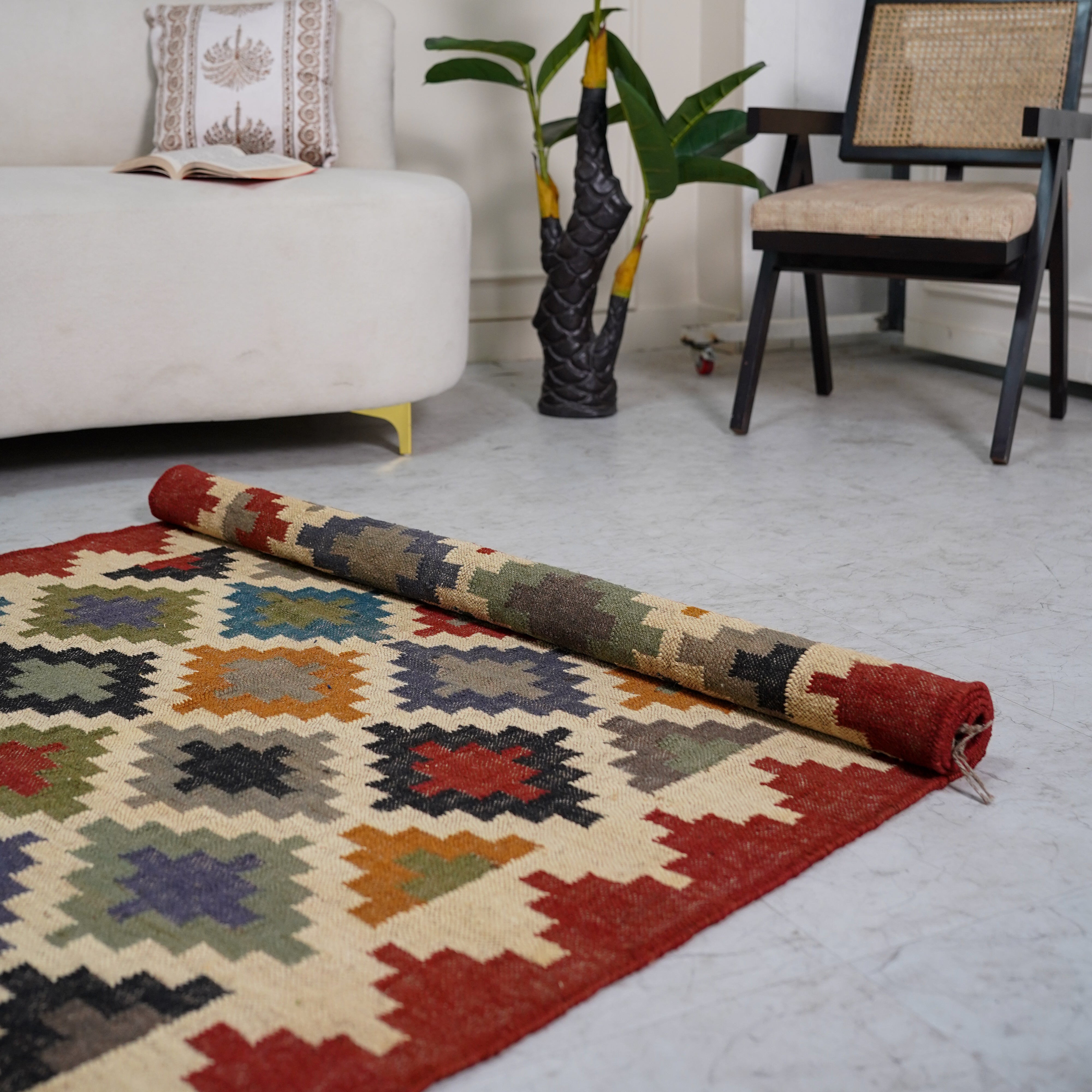 Vibrant Geometric Jute-Wool Flatweave Rug – Handcrafted in Multi-Color Diamond Design