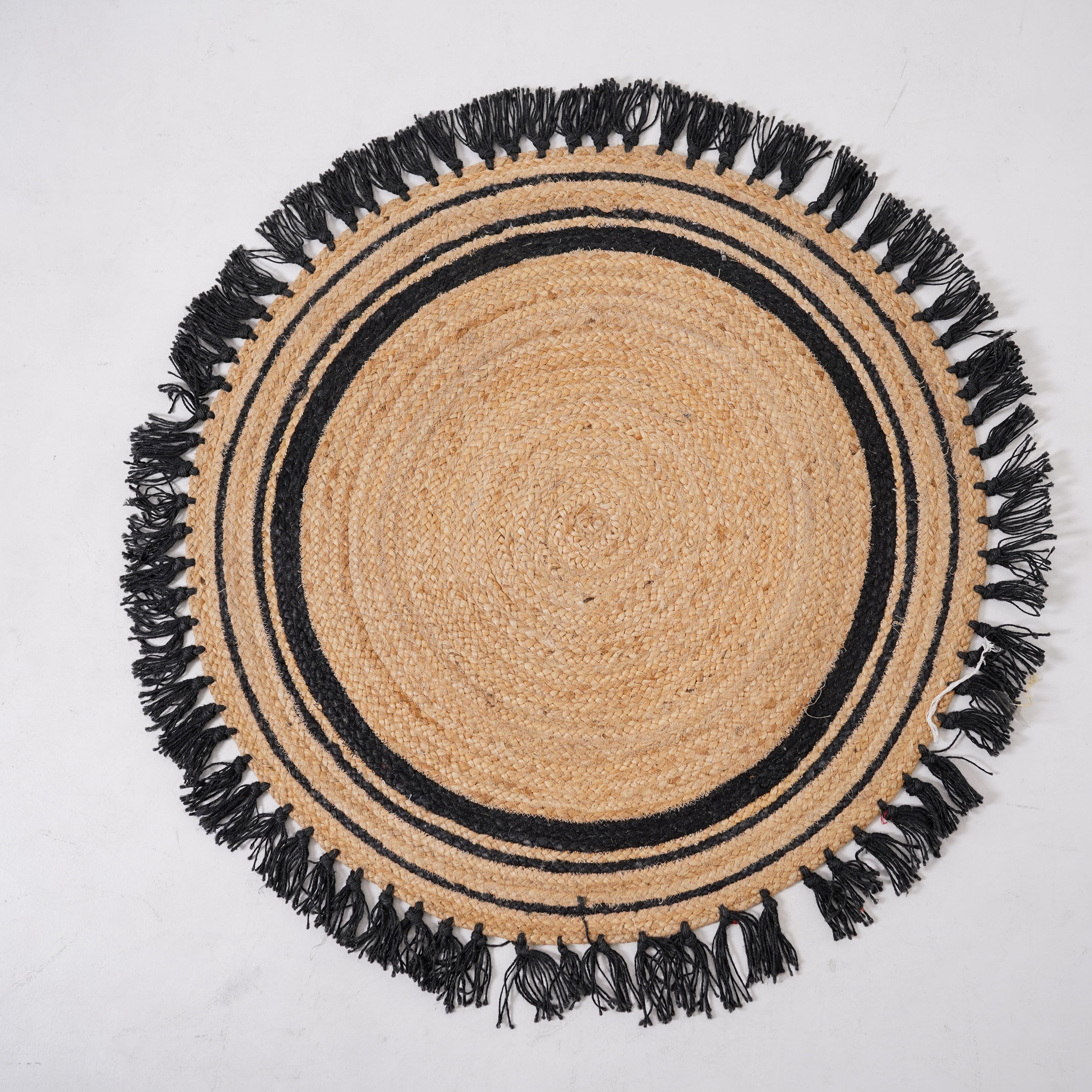 Natural Hemp Round Rug with Black Fringe – Handbraided Accent for Cozy Spaces