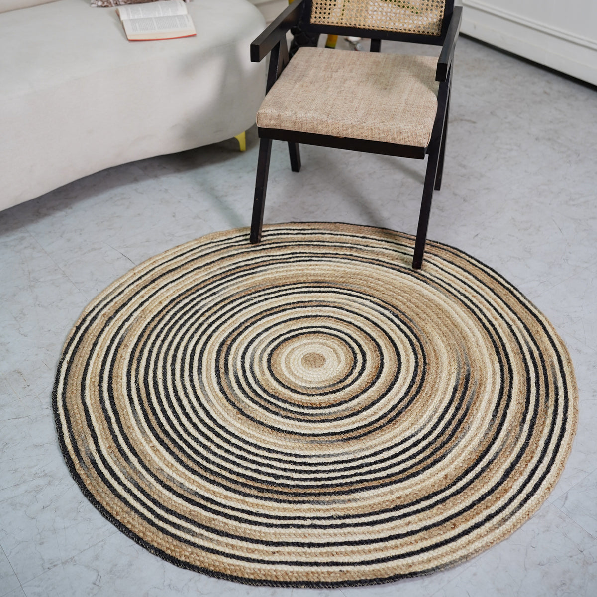 Natural Hand-Braided Hemp Round Rug with Black Spiral Accents – Eco-Friendly, Artisan Crafted