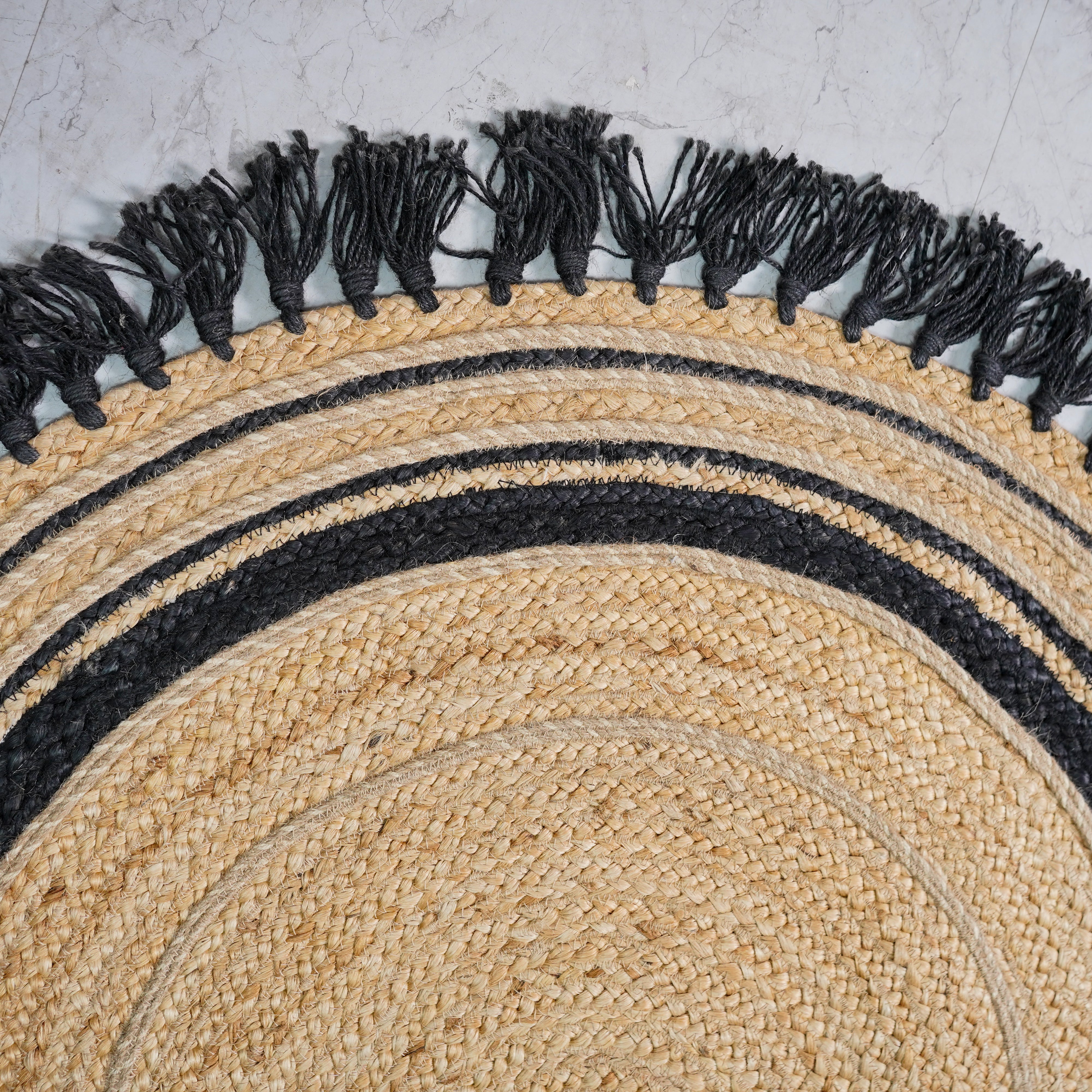 Natural Hemp Round Rug with Black Fringe – Handbraided Accent for Cozy Spaces